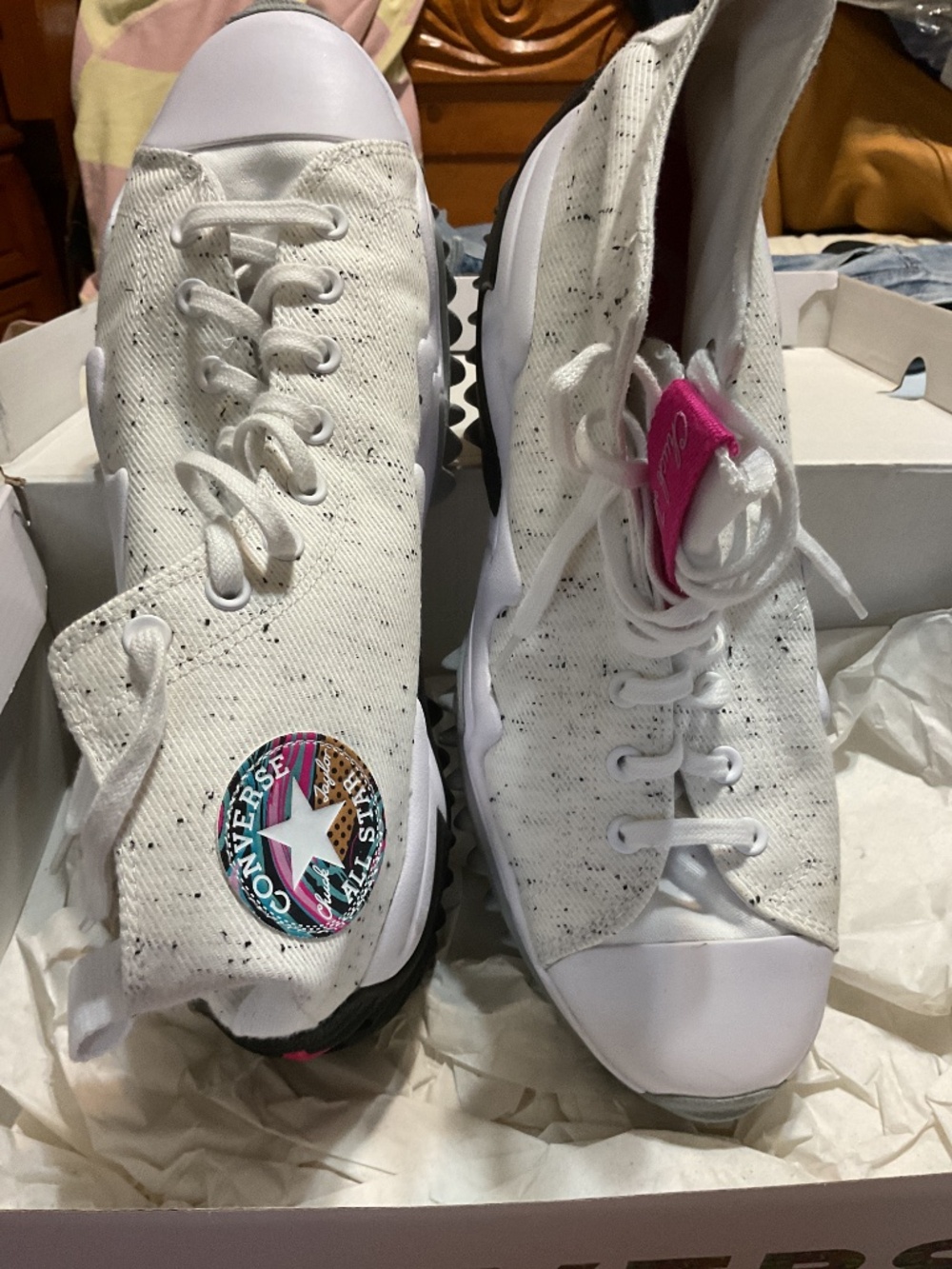 Converse - Picture 4 of 10